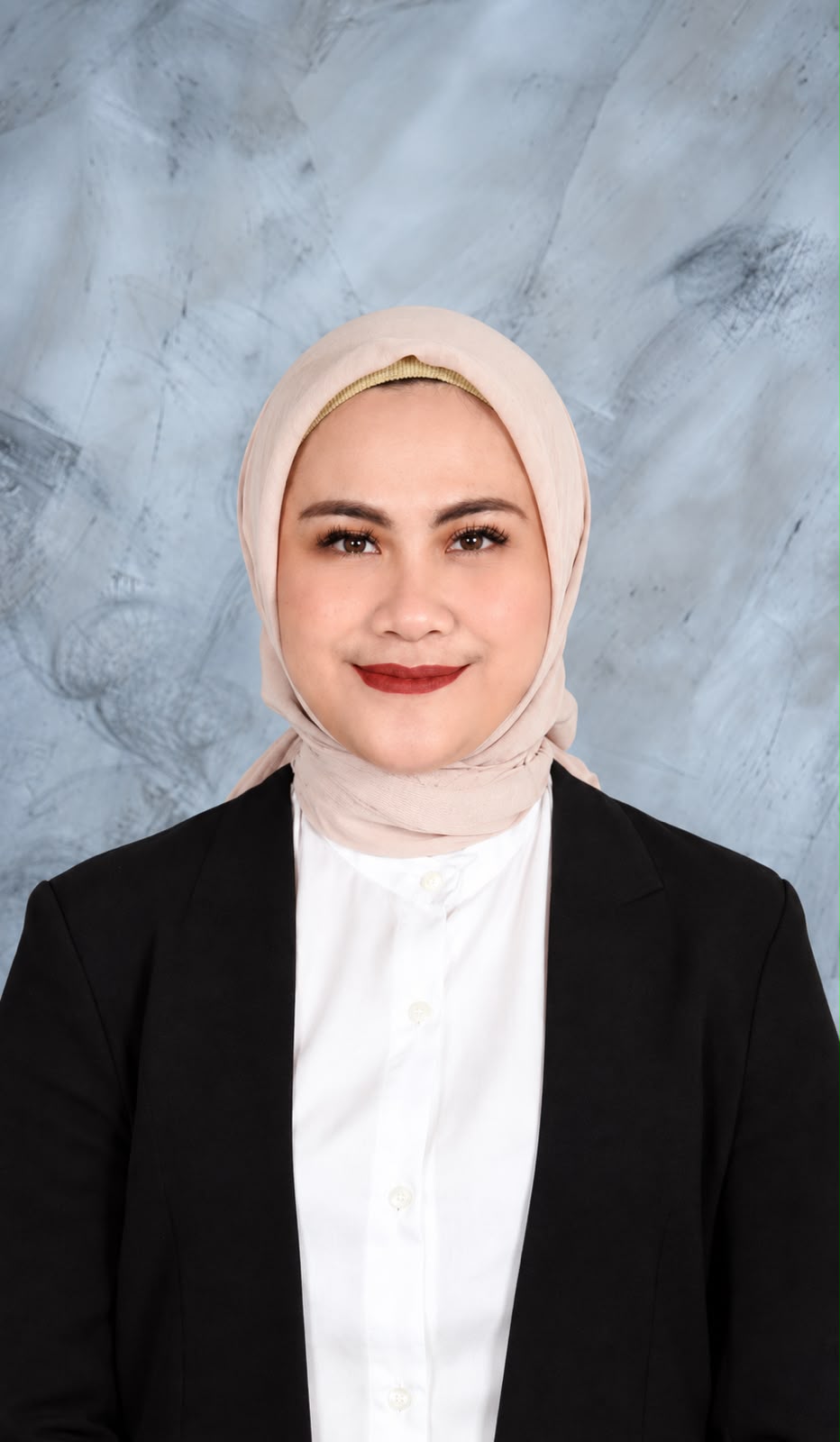 Amanda Julia, S.H., M.H